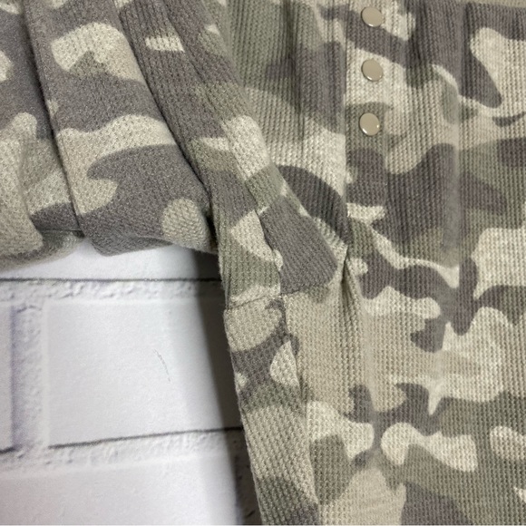 Koolaburra by UGG camo print Pajama pant joggers size small - Picture 5 of 8